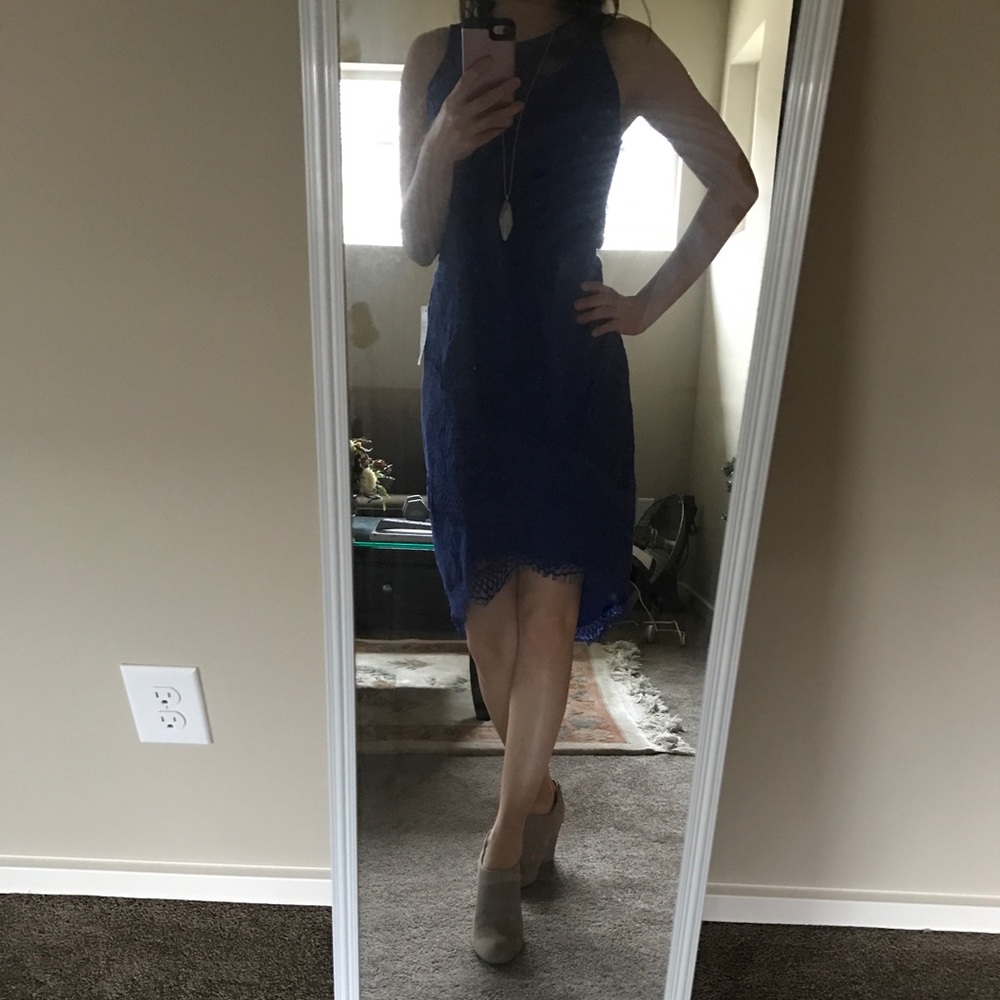 Gorgeous lace high low dress - Picture 5 of 6